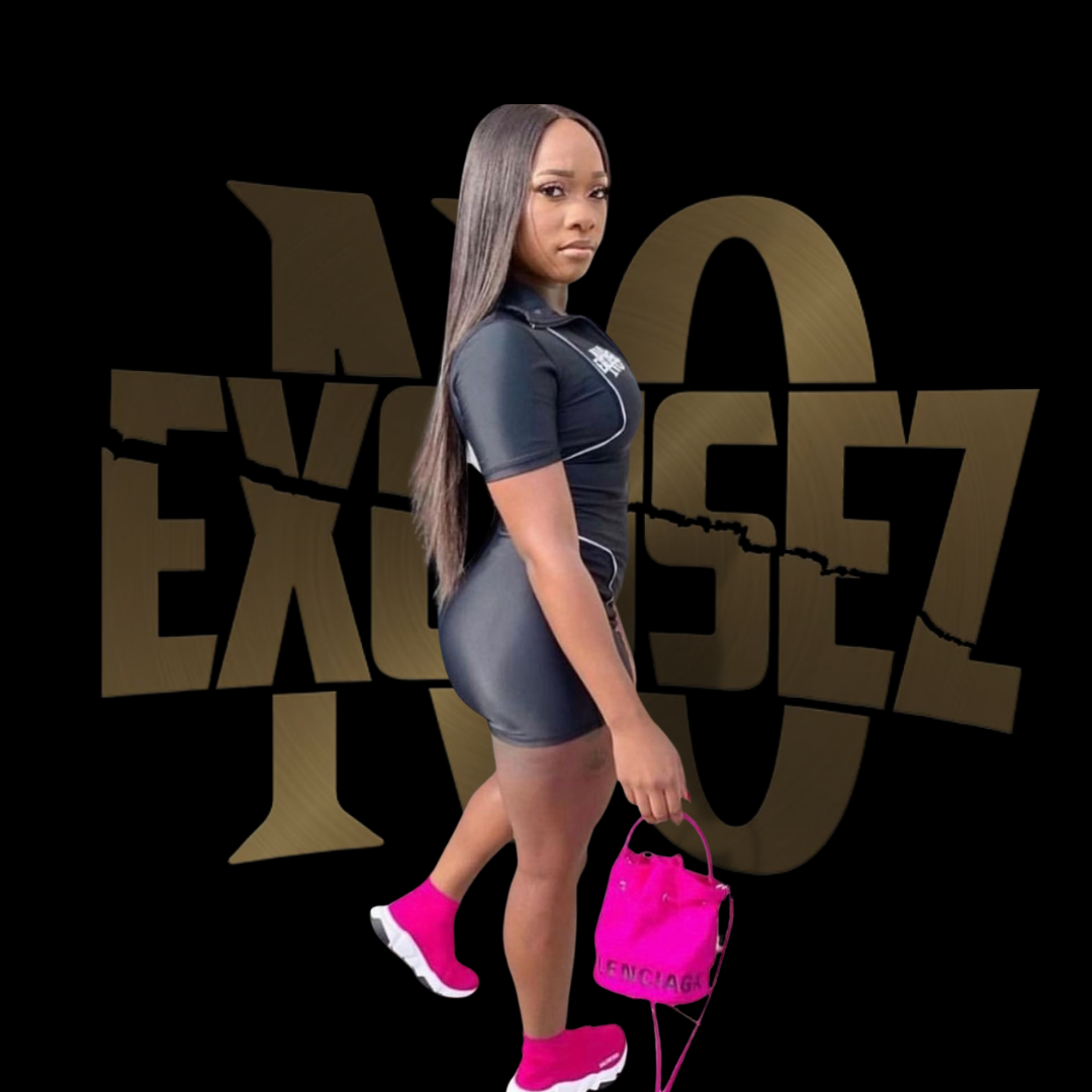 “NO EXCUSEZ” SHORT ROMPER